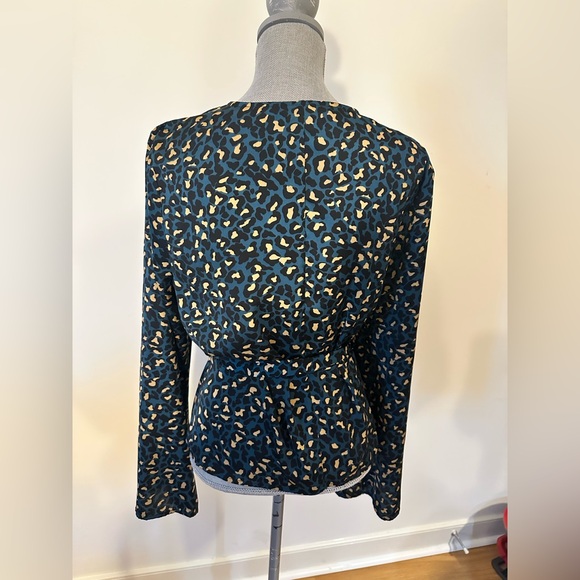 BCBG two piece shirt and skirt set size L/10 - Picture 6 of 9